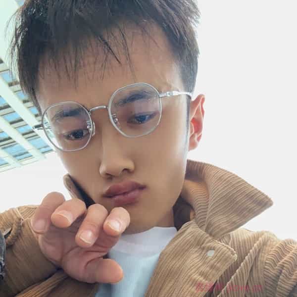 31岁岁贵州单身帅哥 - 锡林郭勒盟吉缘网